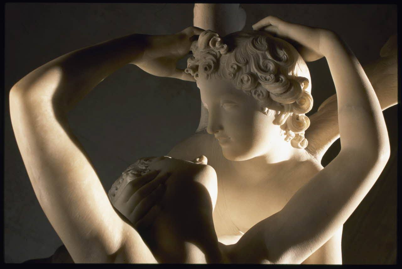 Psique reanimada por el beso de Cupido (Psyché ranimée par le baiser de l'Amour) de Antonio Canova (1757 - 1822), Imágen© Musée du Louvre / Etienne Revault